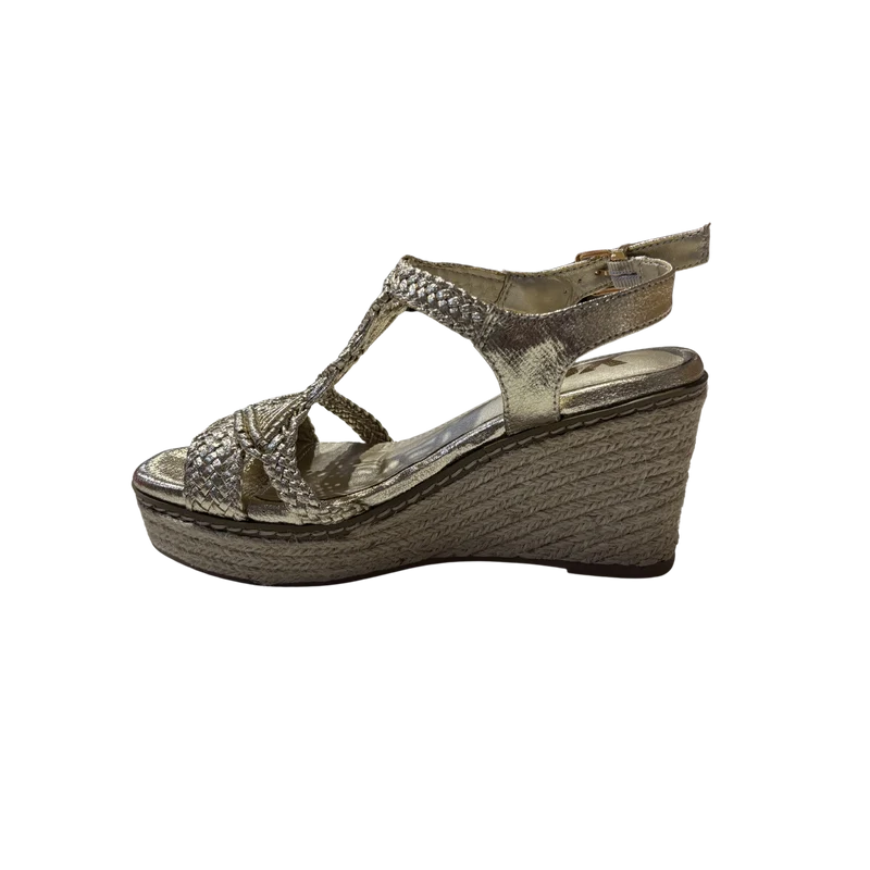 MUJER SANDALIA CUÑA TEX. ORO