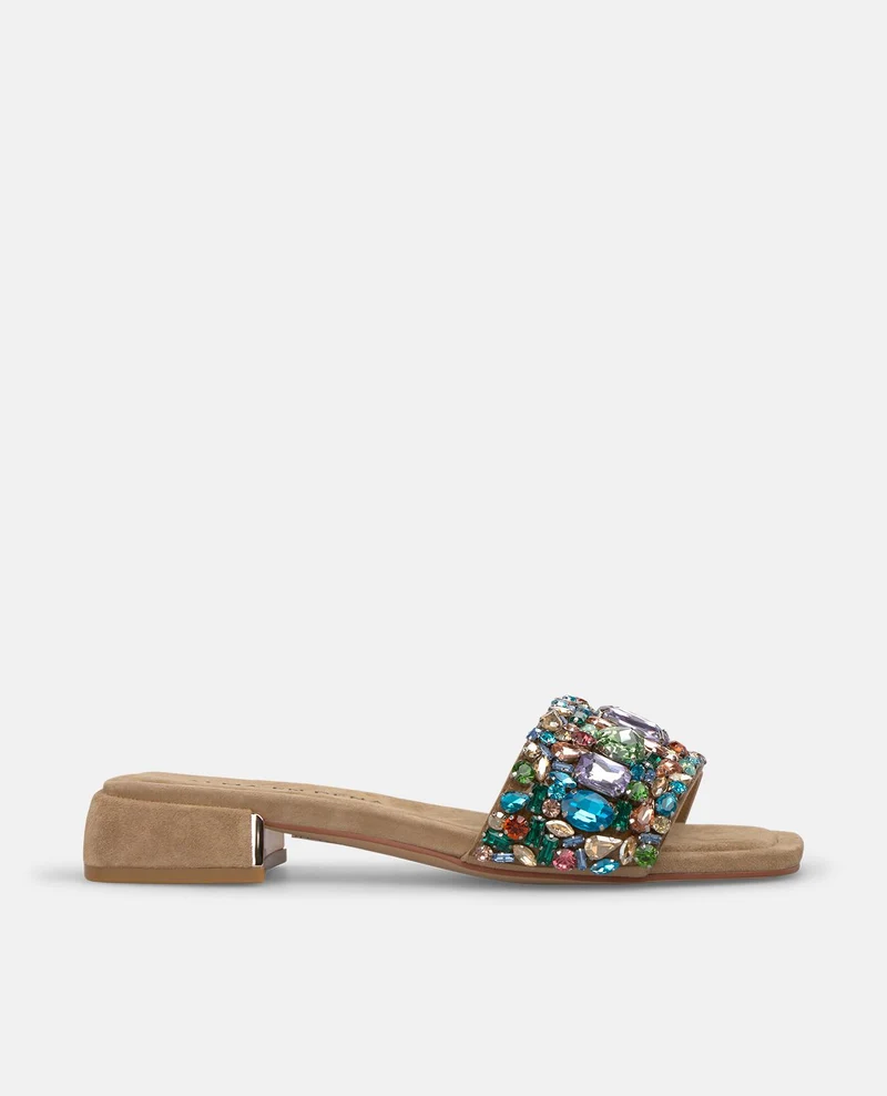 SANDALIA DE TACON BAJA CON DETALLE TIRA ANCHA