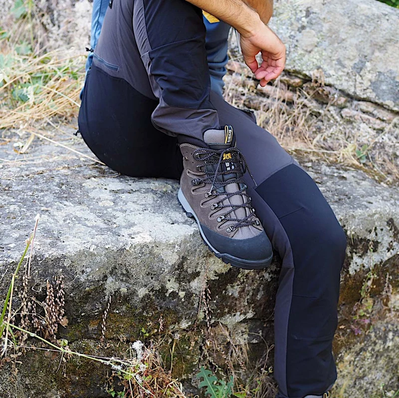 Botas de montaña y trekking Hombre Bestard Moncayo Gore-Tex Gris