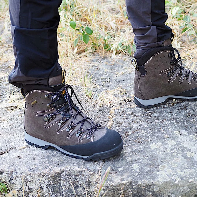 Botas de montaña y trekking Hombre Bestard Moncayo Gore-Tex Gris