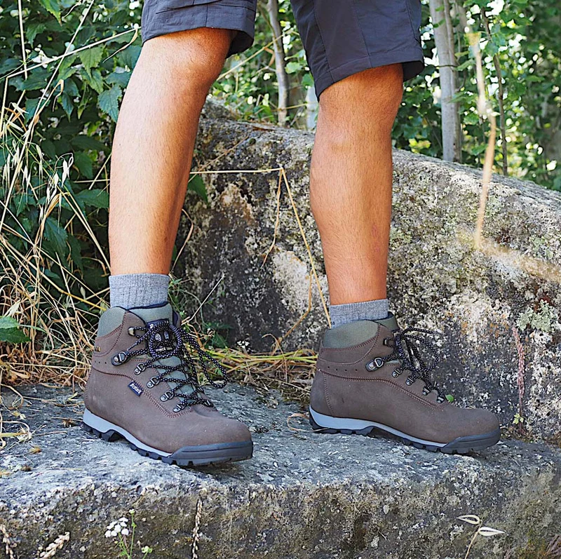 Botas de montaña y trekking Hombre Bestard Cares Gore-Tex Gris
