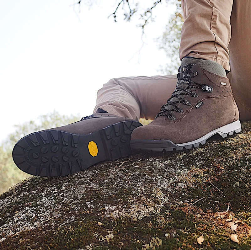 Botas de montaña y trekking Hombre Bestard Cares Gore-Tex Gris