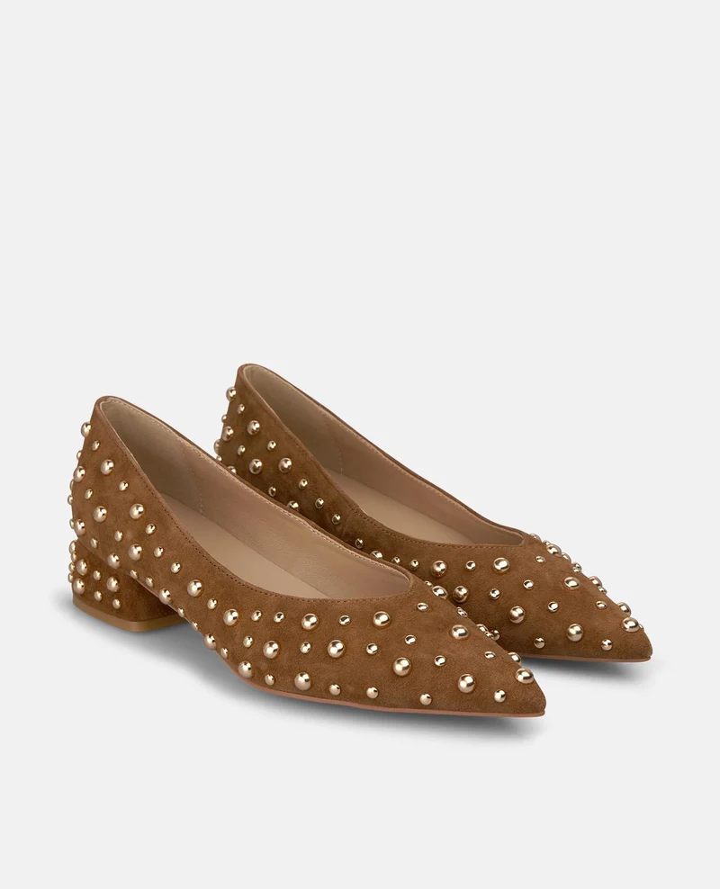 ZAPATO SALÓN ANTE CON TACHAS CIRCULARES