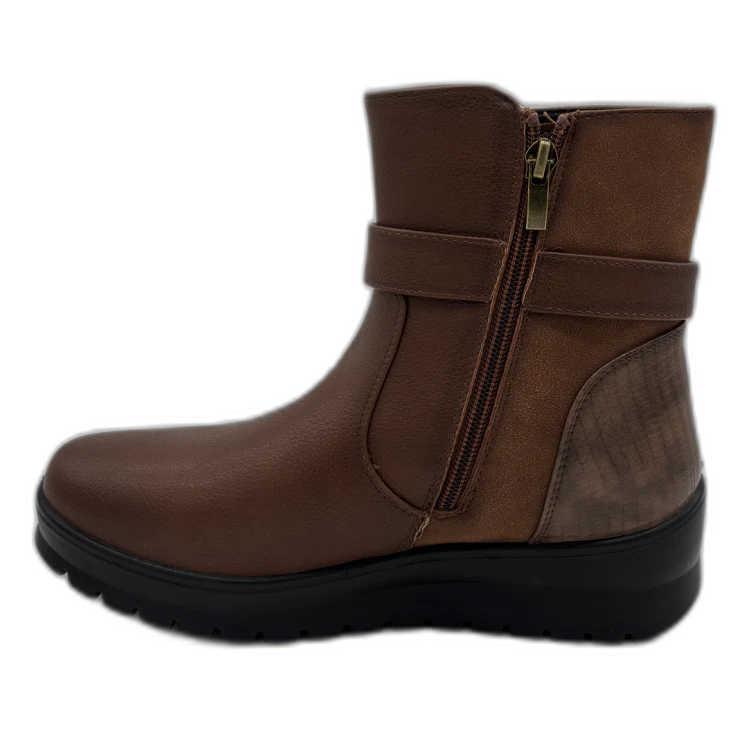MUJER SXCN BOTIN CU¥A DAKOTA CUERO