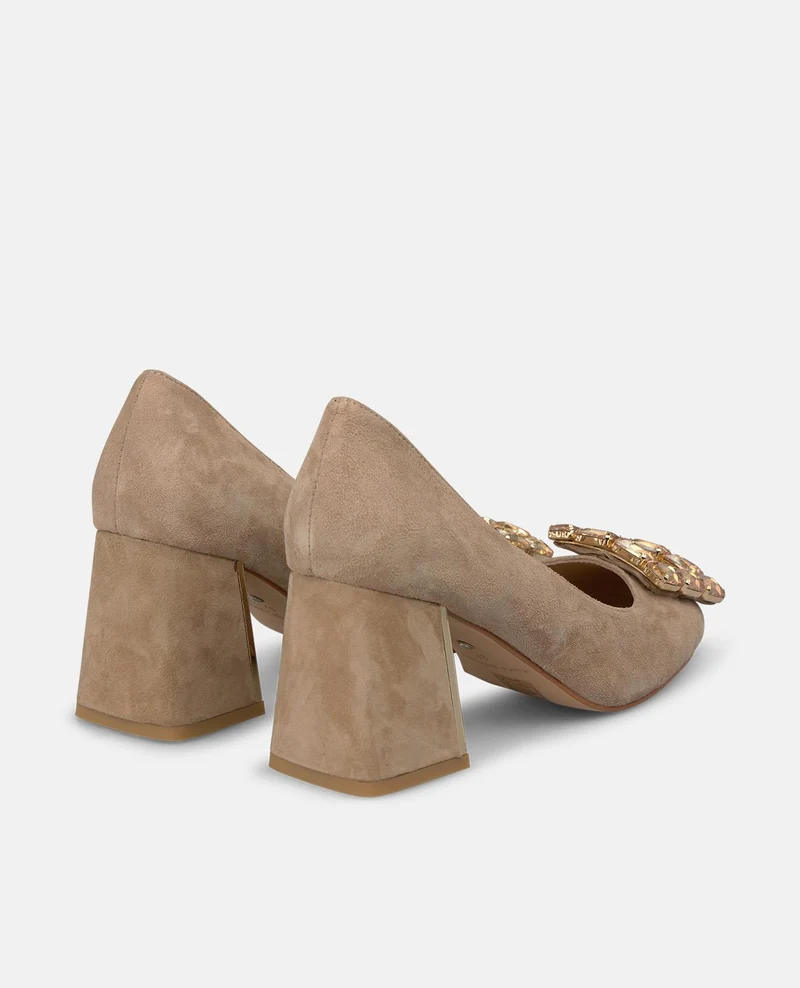 ZAPATO TACÓN DE ANTE CON ADORNO