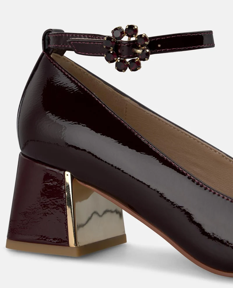 ZAPATO CHAROL CON PULSERA