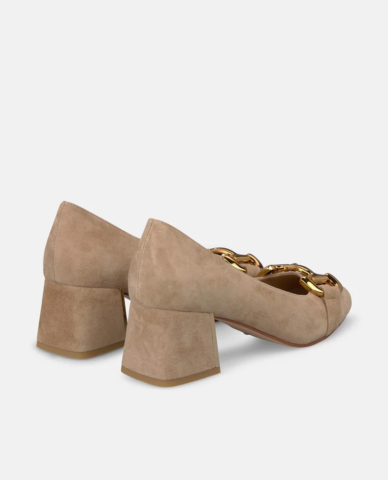ZAPATO ANTE CON ADORNO METÁLICO