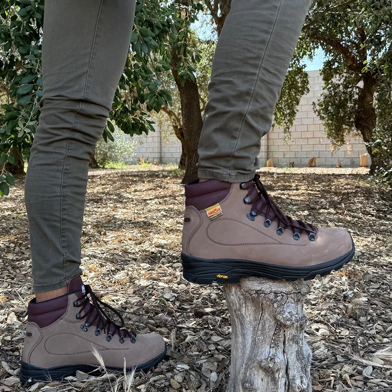 Botas de montaña y trekking Apache Impermeables Barruecos Moka