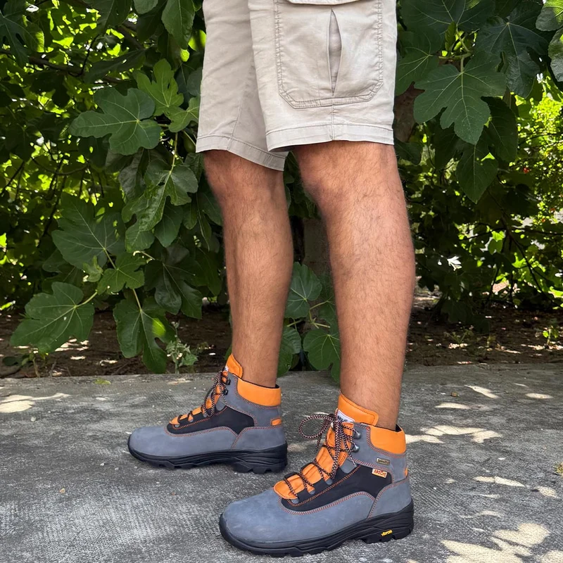 Botas de montaña y trekking Apache Impermeables Hervás Gris