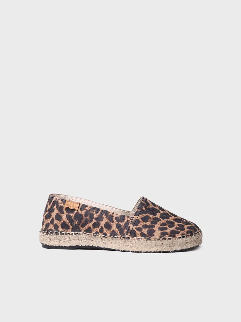 Alpargata plana de mujer con estampado animal print | RUANDA