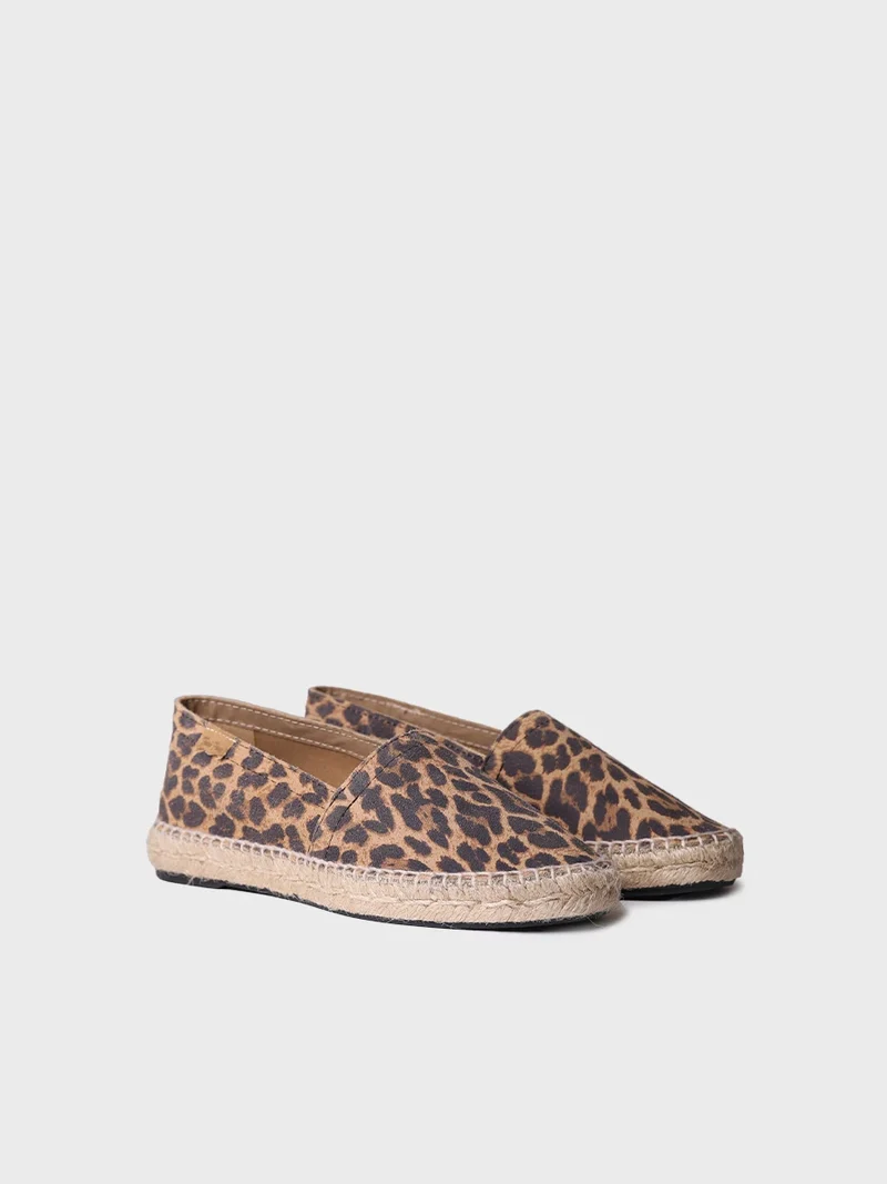 Alpargata plana de mujer con estampado animal print | RUANDA