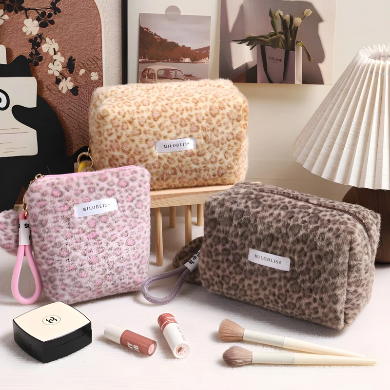 Miomu Mini Cosmetiquera Afelpada