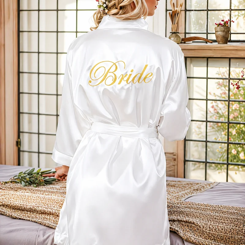 Miomu Bata de Novia Satinada con Bordado “Bride”