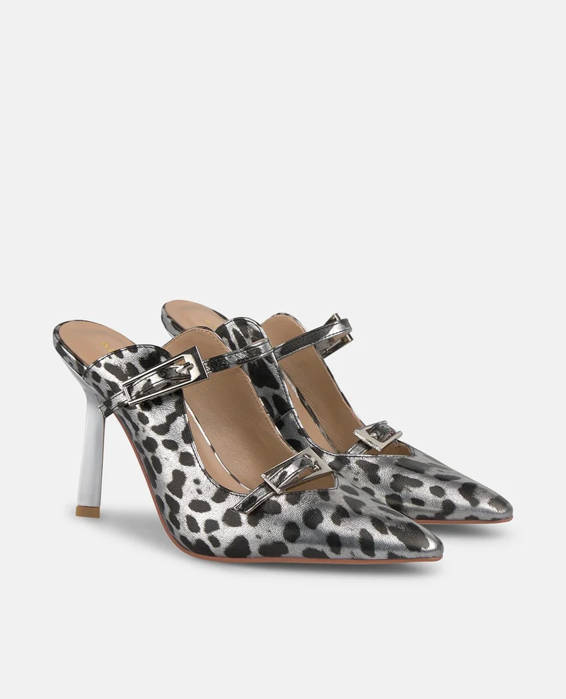 ZAPATO DESTALONADO CON HEBILLAS