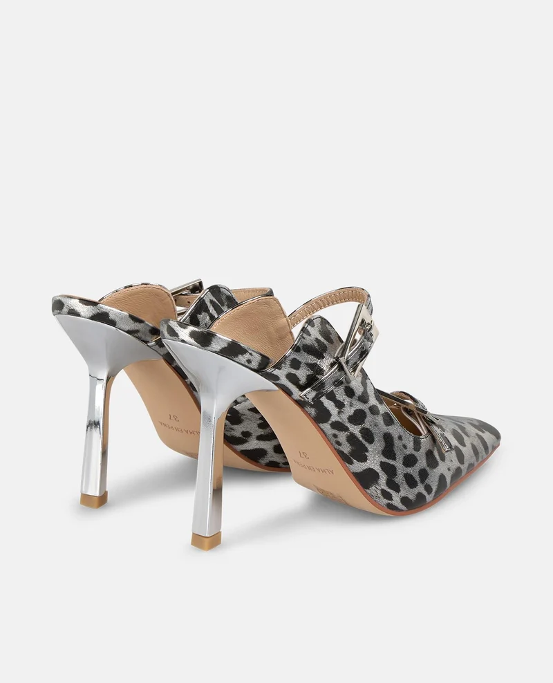 ZAPATO DESTALONADO CON HEBILLAS
