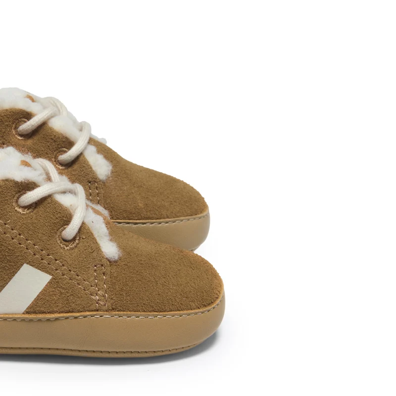 Bota camel BABYSUEDE Veja