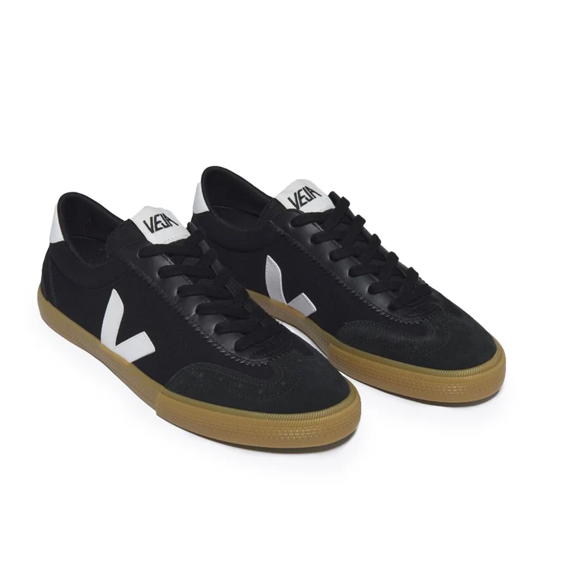 Zapatilla negra VOLLEY Veja