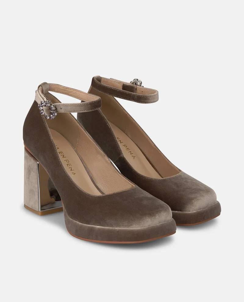 ZAPATO TACÓN CON CIERRE DE PULSERA