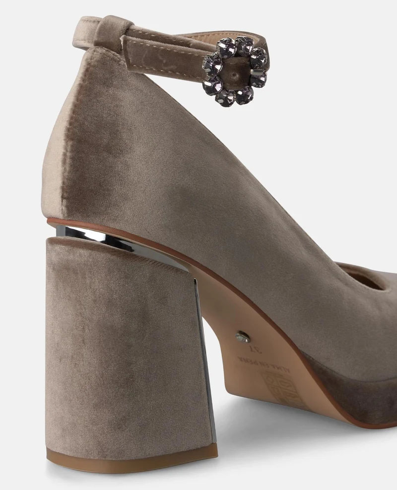 ZAPATO TACÓN CON CIERRE DE PULSERA