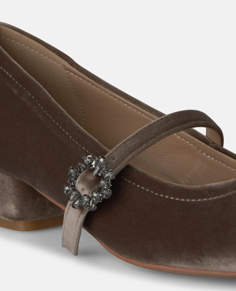 ZAPATO CON HEBILLA