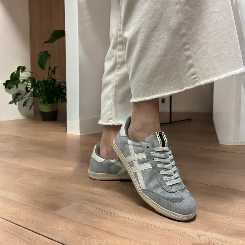 Zapatillas Corina M5075 Celeste