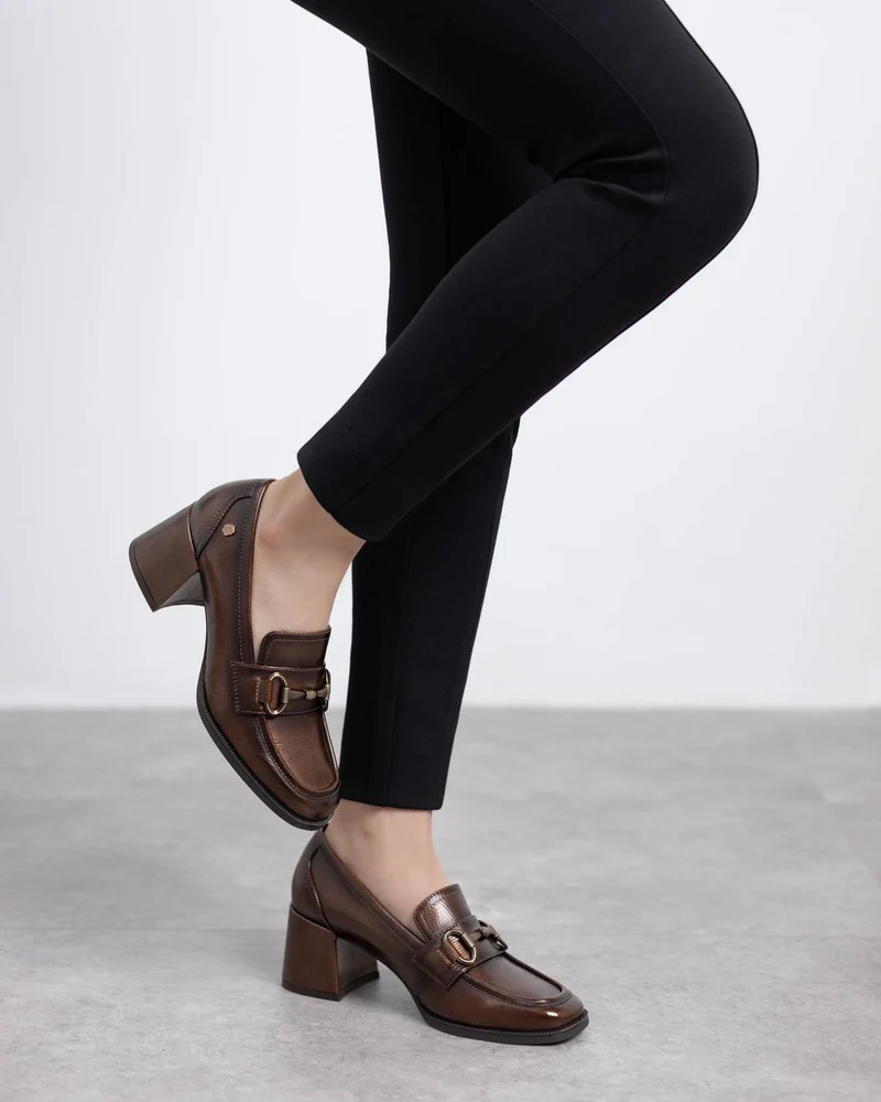 Zapato de mujer con tacón Carmela 16253601