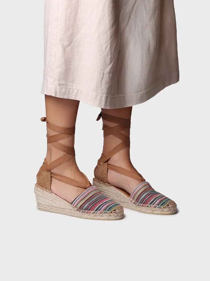 Alpargata de cuña en lona multicolor con cintas | VEGA-BO