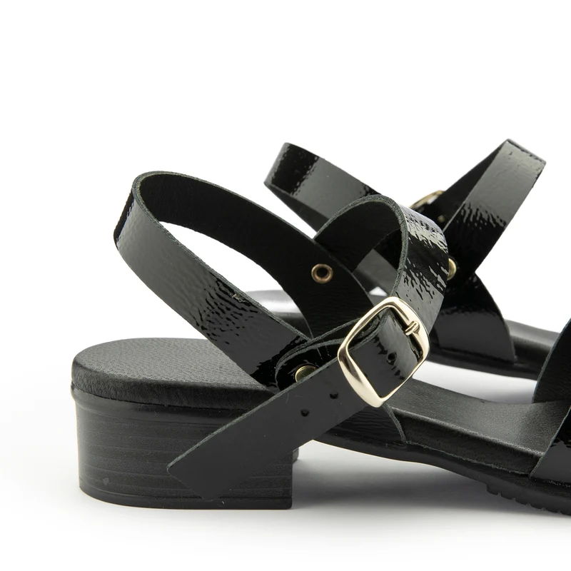 Sandalia charol negro S115523 Pepa & Cris