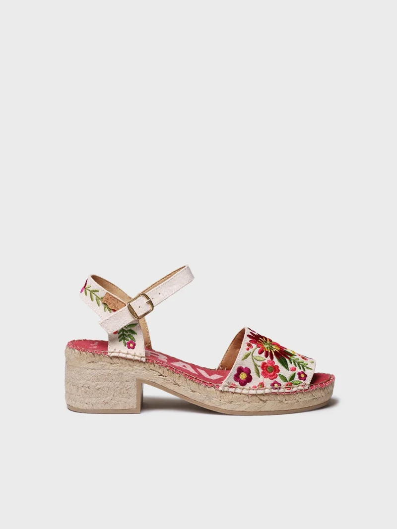 Alpargata de mujer con tacón bajo y bordado floral | TAMARIU