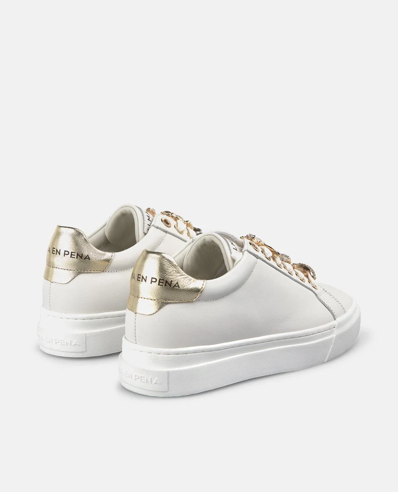 DEPORTIVA DETALLE CORDONES
