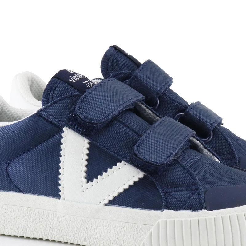 Deportiva azul 1065129 Victoria