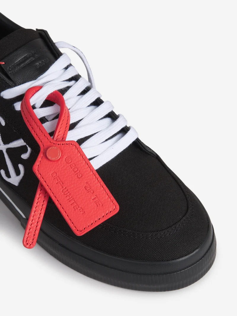 Sneakers New Low