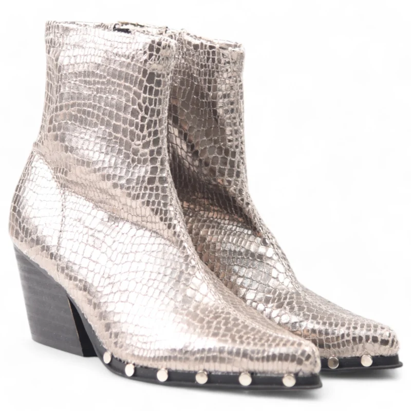 Botines Corina Cowboy Tachas M4741 Plomo