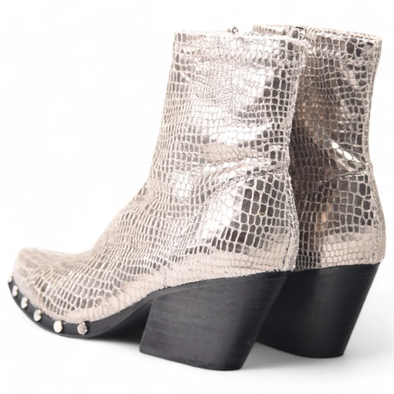 Botines Corina Cowboy Tachas M4741 Plomo
