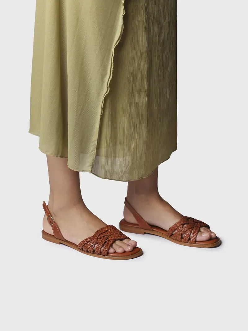 Sandalias planas de mujer en piel trenzada | BERNA