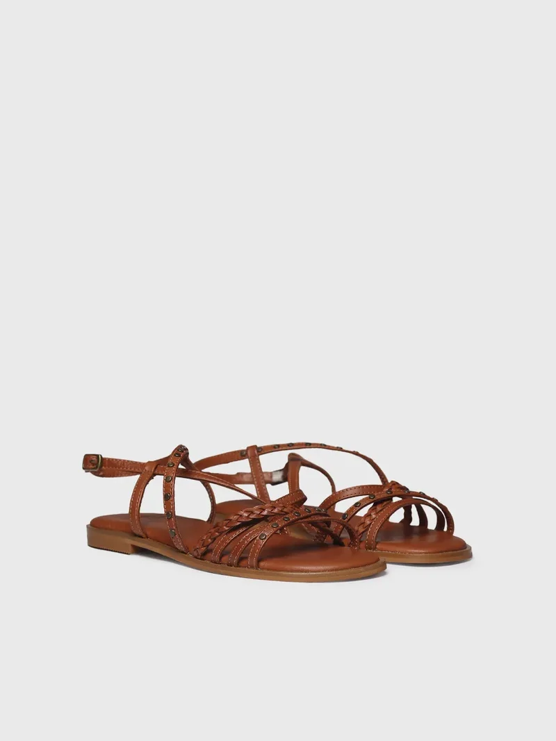 Sandalias planas de mujer en piel con tachuelas | BERGEN
