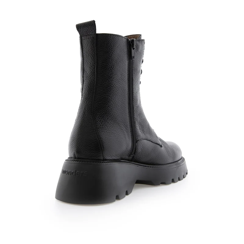 Bota negra WILD Wonders