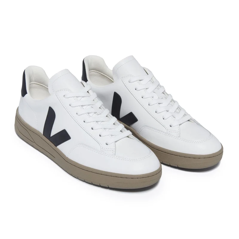 Deportiva blanco/negro V12 Veja