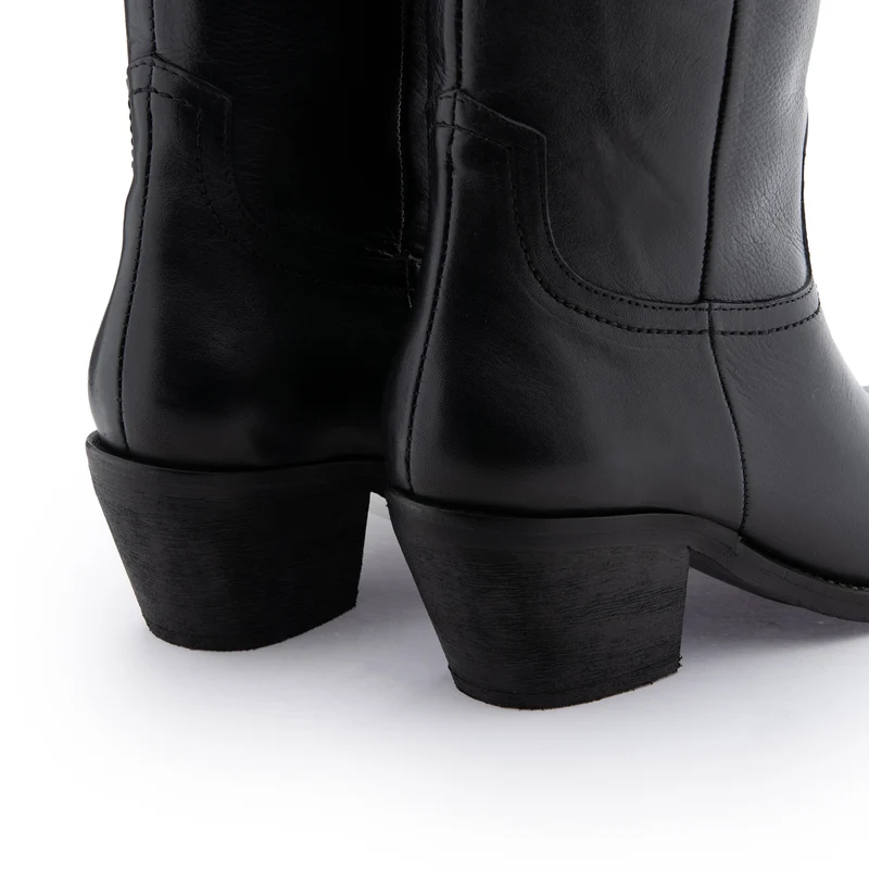 Bota negra EMMA 220V