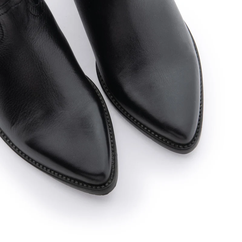 Bota negra EMMA 220V