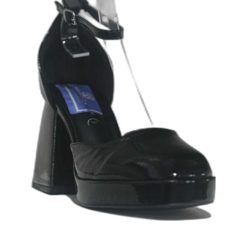 MUJER PRISMA NEGRO CERRADO