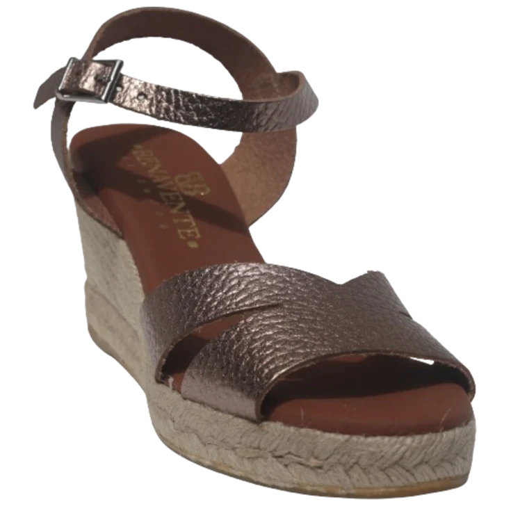 MUJER A 5480 SUA CAVA