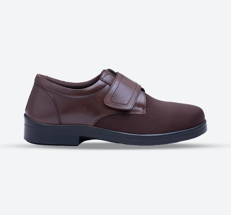 Zapatos elásticos suaves con velcro Tredd Well Benjamin de ajuste ancho para hombre