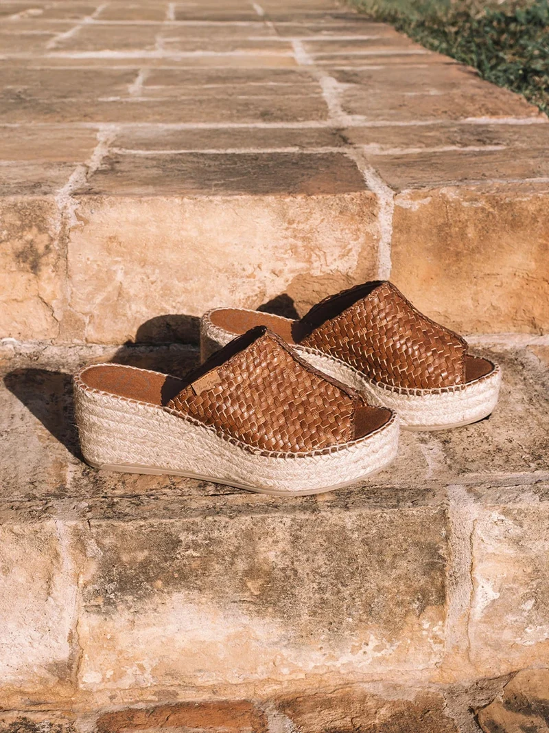 Alpargata de cuña estilo peep toe | ISOLDA