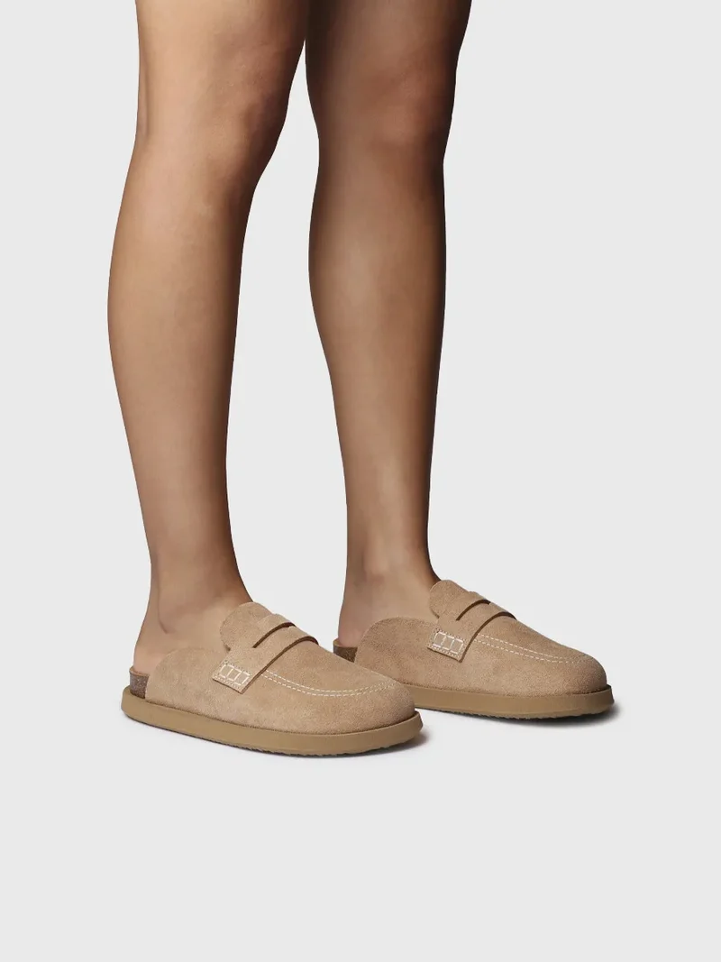Zueco de mujer en serraje tipo mocasín | GREVENA-QT