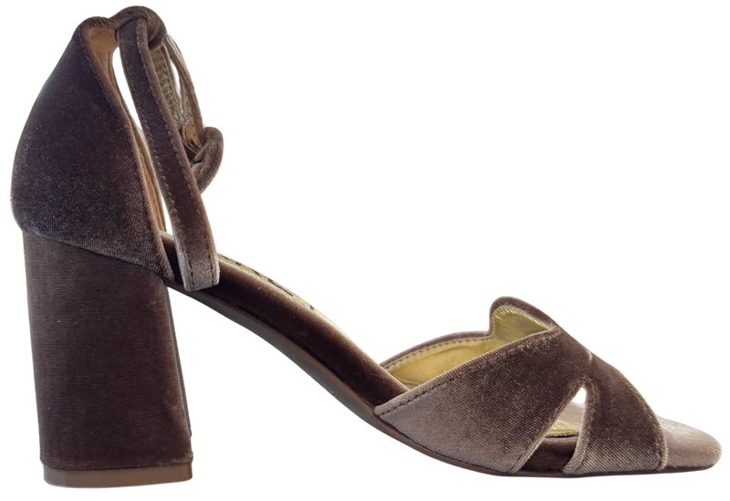 MUJER FIESTA TACON TAUPE