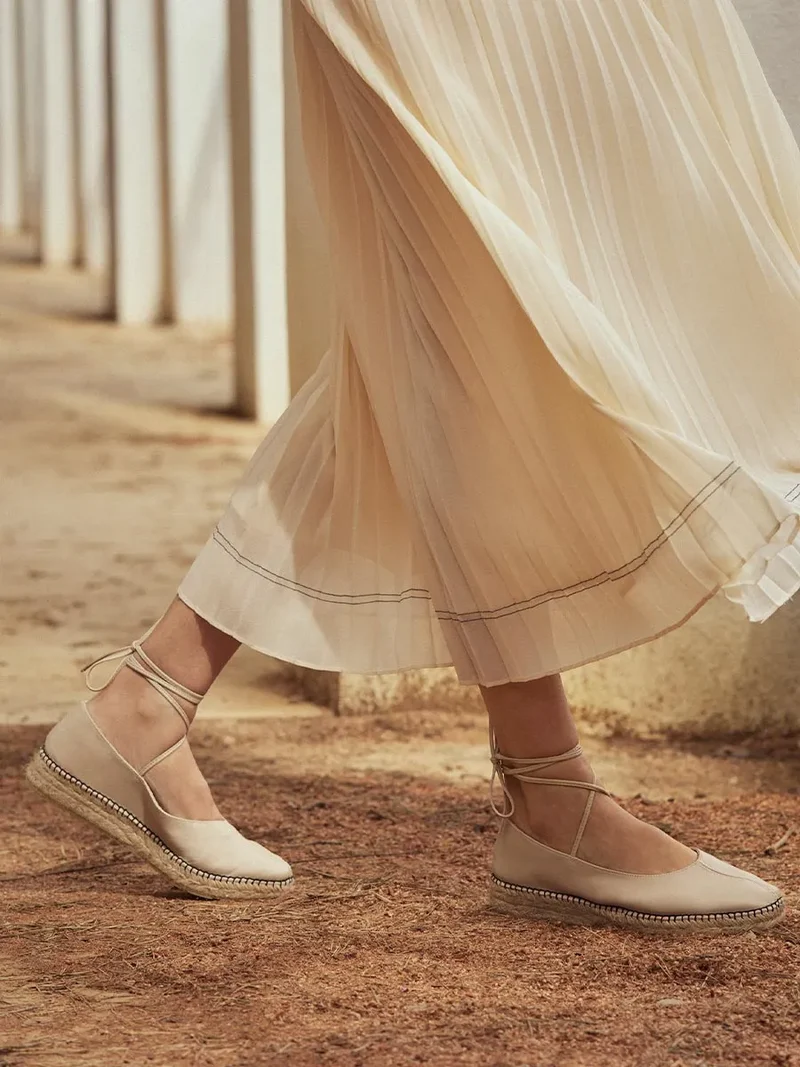 Alpargata tipo bailarina de piel para mujer | DAMETA