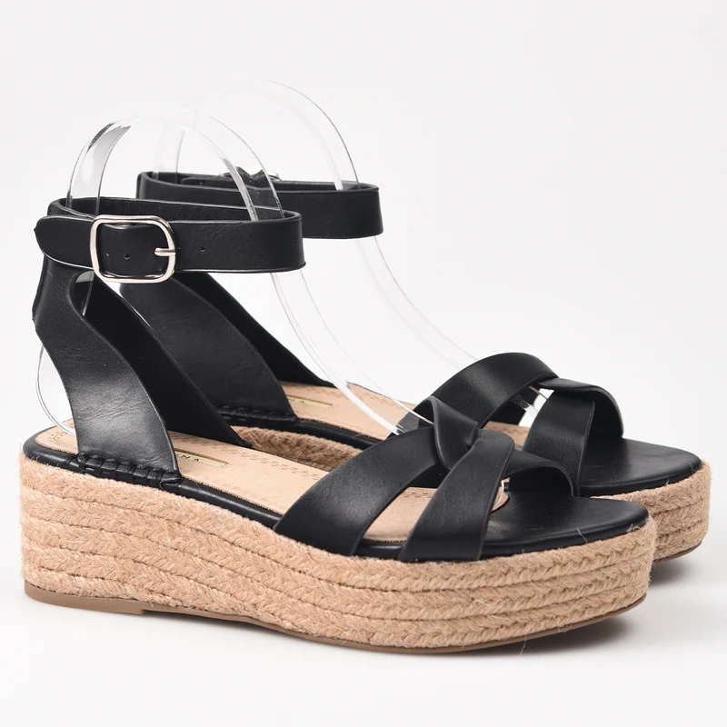 Sandalias Corina Plataforma M4390 Negro