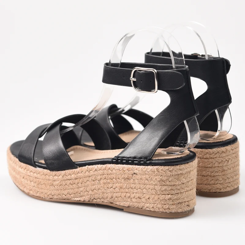Sandalias Corina Plataforma M4390 Negro
