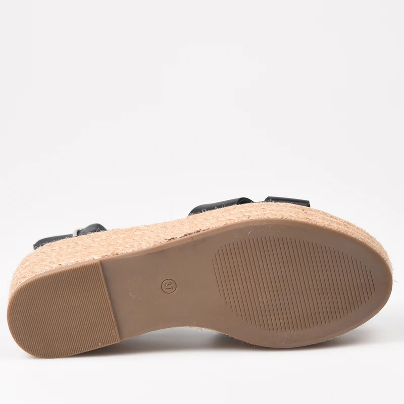 Sandalias Corina Plataforma M4390 Negro